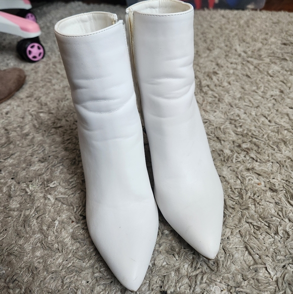 Shein 70s White Heeled Boots - Picture 2 of 7